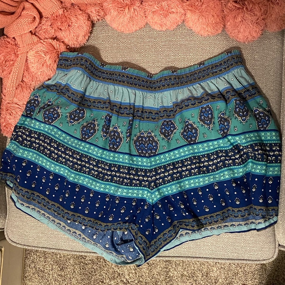 Stretchy summer shorts!🌻